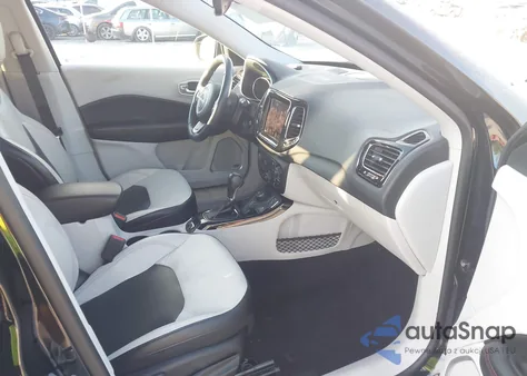 2018 Jeep Compass Limited 4X4 из США, поврежденный, VIN 3C4NJDCB1JT199359